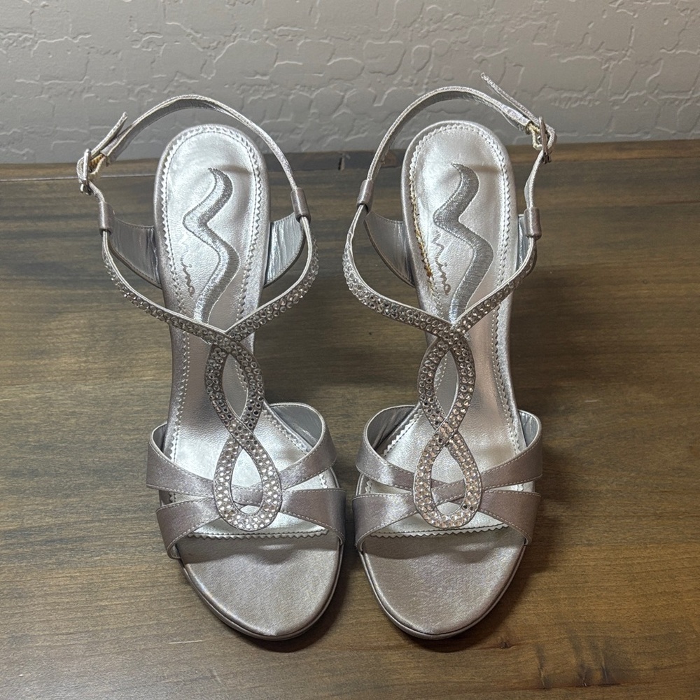 Elegant Silver Strappy Women's high heel sandals